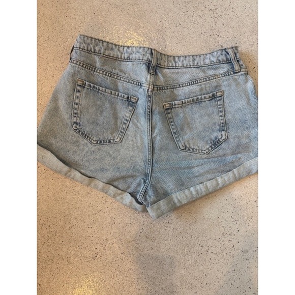 Wild Fable Women's Size 12/31R Super High‎ Rise Mom Denim Shorts - Picture 3 of 4